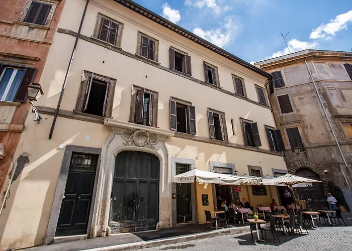 Stylish 2 Bdr With Balcony By Pantheon & Forum Roma
