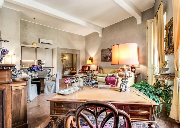Stylish 2 Bdr With Balcony By Pantheon & Forum * Roma