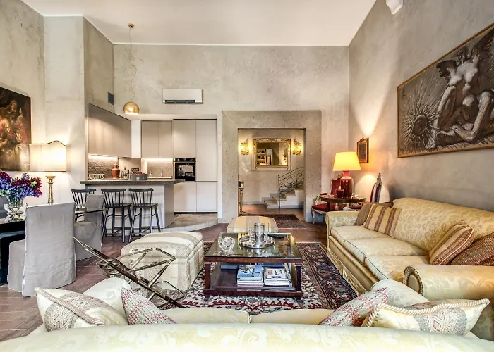 Stylish 2 Bdr With Balcony By Pantheon & Forum * Roma
