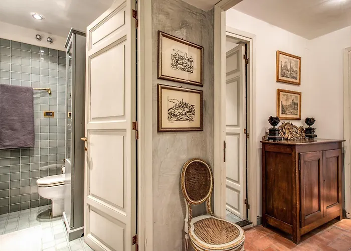 Stylish 2 Bdr With Balcony By Pantheon & Forum Appartamento