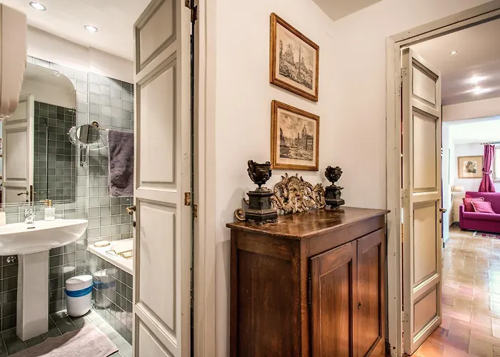 Stylish 2 Bdr With Balcony By Pantheon & Forum