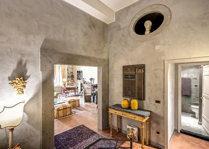 Stylish 2 Bdr With Balcony By Pantheon & Forum * Roma