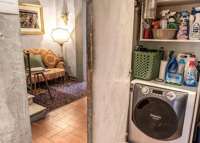 Stylish 2 Bdr With Balcony By Pantheon & Forum Appartamento *