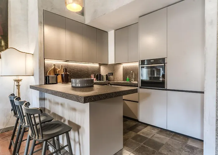 Appartamento Stylish 2 Bdr With Balcony By Pantheon & Forum